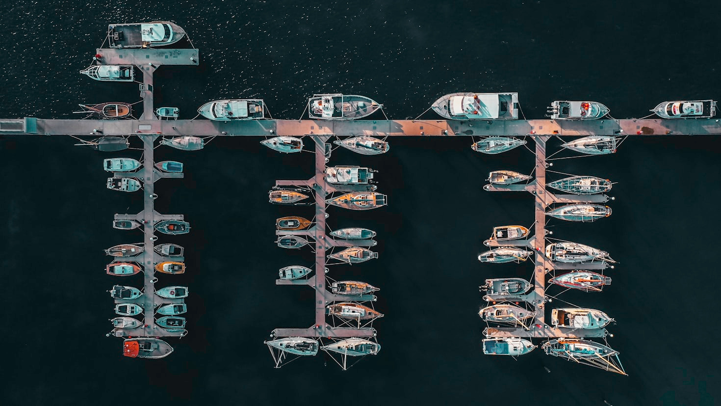 Improving Efficiency: GPS Solutions for Fleets